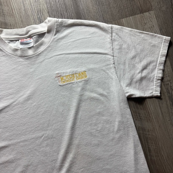 Notre Dame Catholic vintage Hanes t shirt white gold embroidered men’s M - Picture 1 of 6